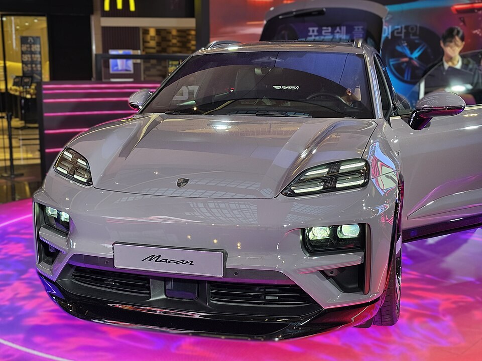 Porsche Macan Electric